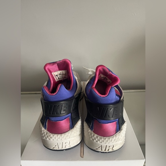 Nike Air Huarache - Picture 8 of 14